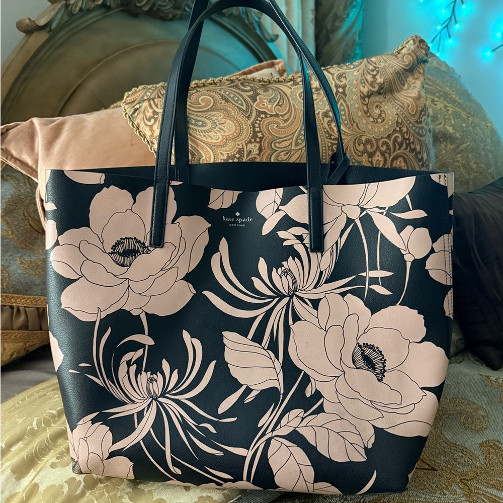 Kate Spade Arch Place Mya Black Gardenia Reversable leather Tote Bag